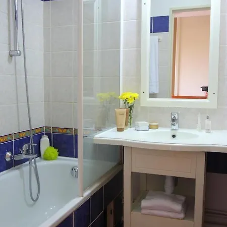 Station touristique Le Hameau De La Pinede 3/4p 7/8p 4s Hyères