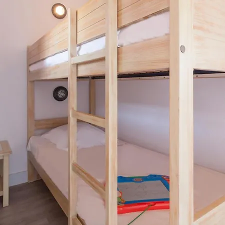 Le Hameau De La Pinede 3/4p 7/8p 4s Hyeres