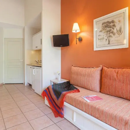 Le Hameau De La Pinede 3/4p 7/8p 4s * Hyères